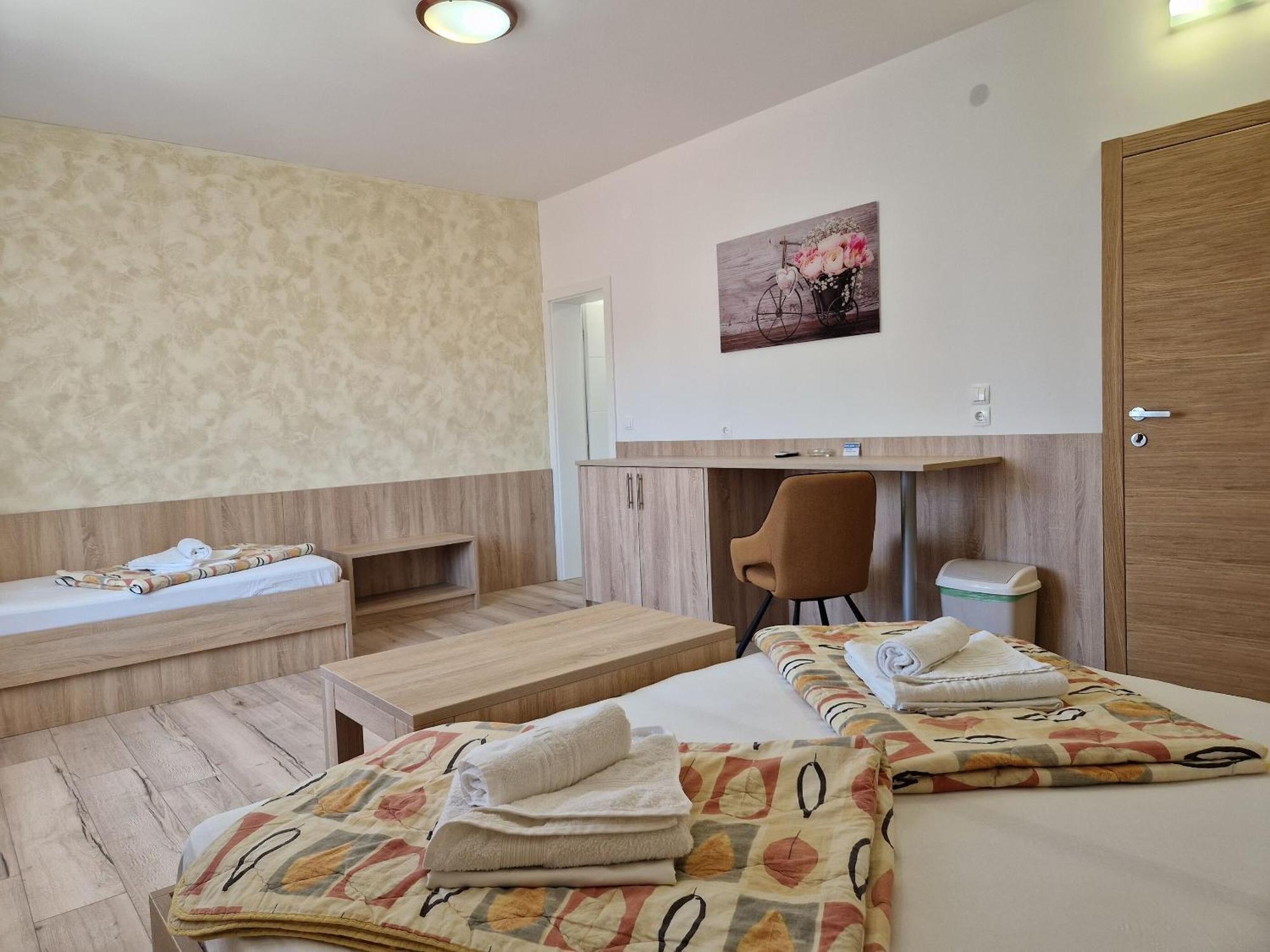 Apartment And Rooms Amenka Новаля Екстер'єр фото